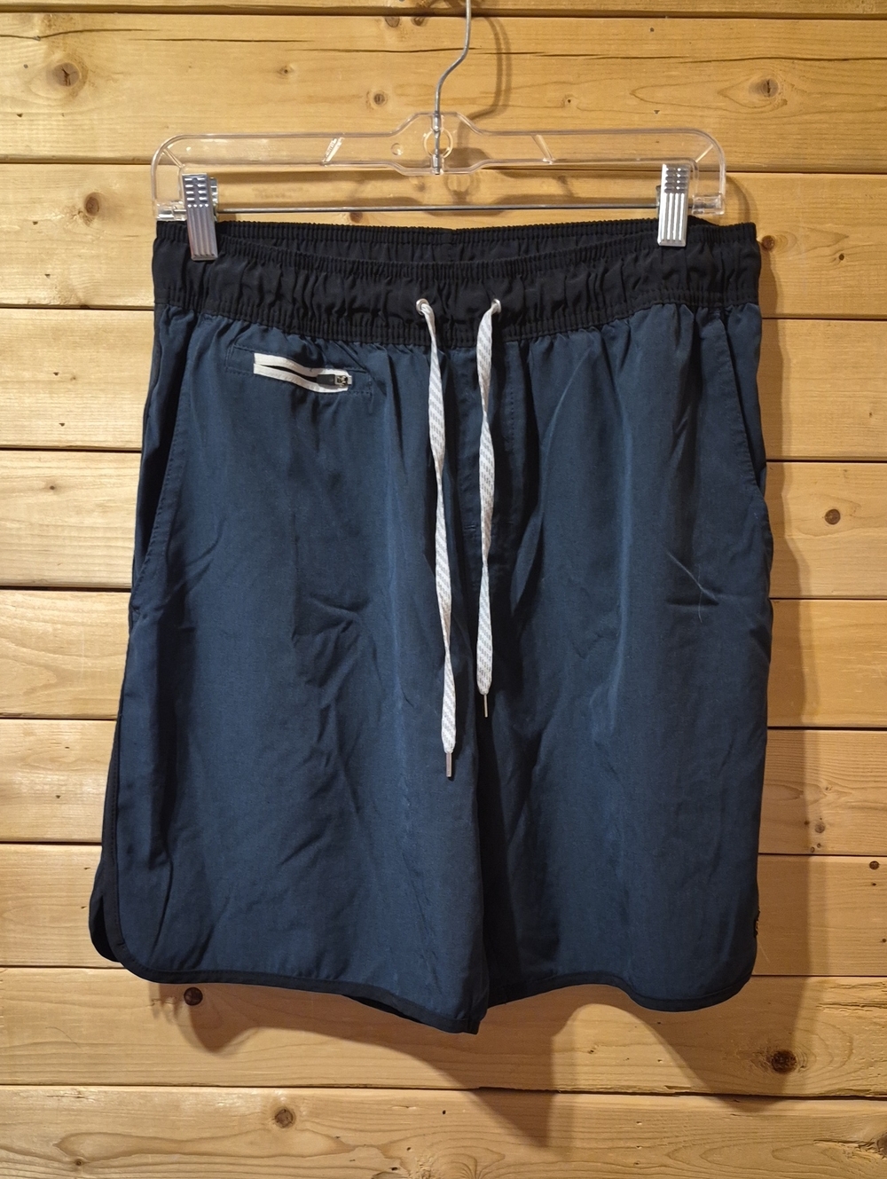Mens Legends Luka Shorts Size Large Inseam   8in